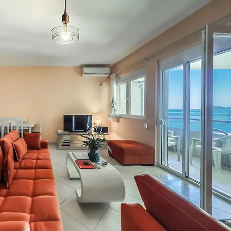 Spectacular Sea Views, In * فلورا